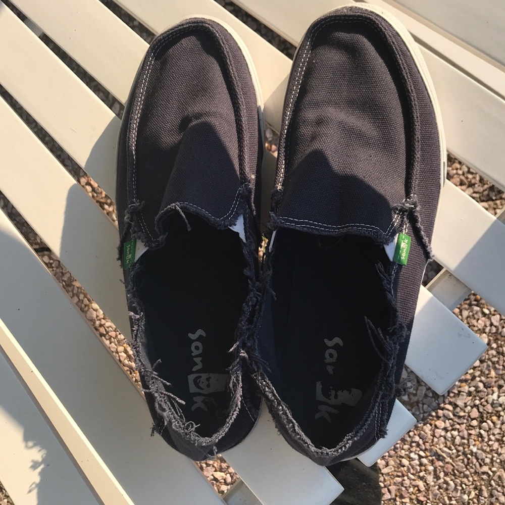 Sanuk casual shoes